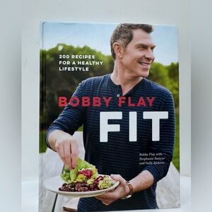 Cookbook Bobby Flay Fit: 200 Recipes for a Healthy Lifestyle.